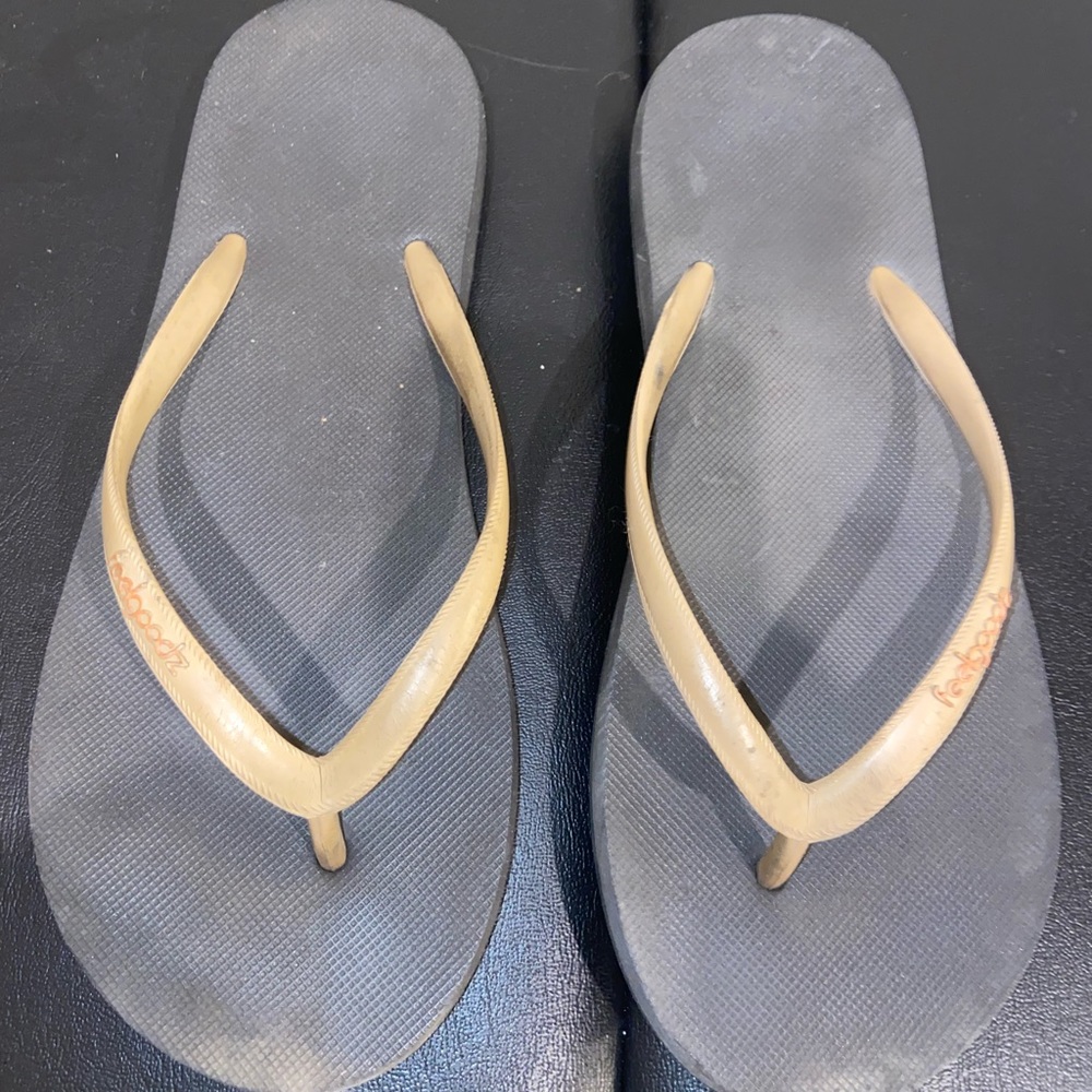 Brown, size 8 Feelgoodz